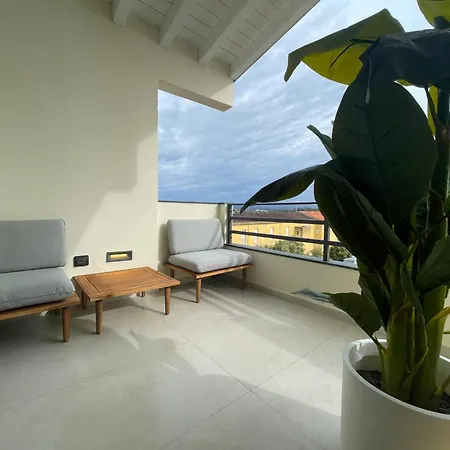 Luxurious High-end 2br Penthouse+ Terrace+ Great View+ Parking - Historical Centre Apartamento *