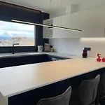 De Filippi Penthouse - 2br Sea View, Terrace & Parking, Old Town * Olbia