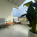 De Filippi Penthouse - 2br Sea View, Terrace & Parking, Old Town Apartamento *