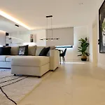 De Filippi Penthouse - 2br Sea View, Terrace & Parking, Old Town Appartement