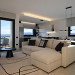 De Filippi Penthouse - 2br Sea View, Terrace & Parking, Old Town Apartamento