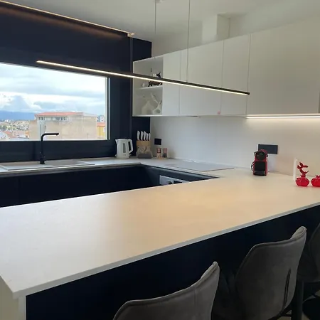 De Filippi Penthouse - 2br Sea View, Terrace & Parking, Old Town * Όλμπια