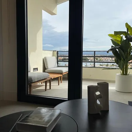 De Filippi Penthouse - 2br Sea View, Terrace & Parking, Old Town Διαμέρισμα