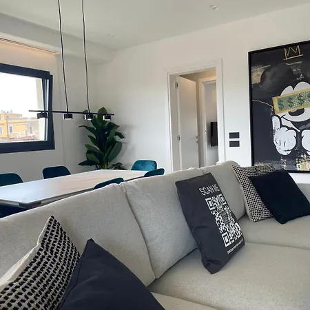 De Filippi Penthouse - 2br Sea View, Terrace & Parking, Old Town