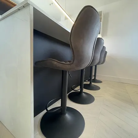 Luxurious High-end 2br Penthouse+ Terrace+ Great View+ Parking - Historical Centre Appartamento Olbia
