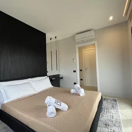 De Filippi Penthouse - 2br Sea View, Terrace & Parking, Old Town