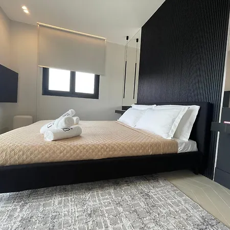 De Filippi Penthouse - 2br Sea View, Terrace & Parking, Old Town Όλμπια