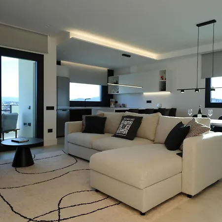 De Filippi Penthouse - 2br Sea View, Terrace & Parking, Old Town * Olbia