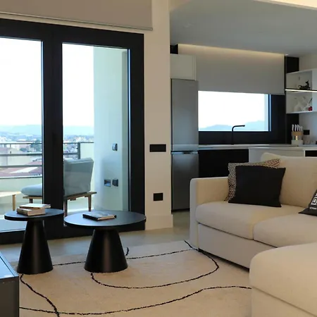 Lägenhet Luxurious High-end 2br Penthouse - Terrace - Great View - Parking - Historical Centre *