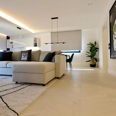 De Filippi Penthouse - 2br Sea View, Terrace & Parking, Old Town Διαμέρισμα