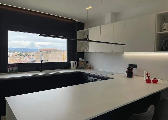 Lägenhet Luxurious High-end 2br Penthouse - Terrace - Great View - Parking - Historical Centre