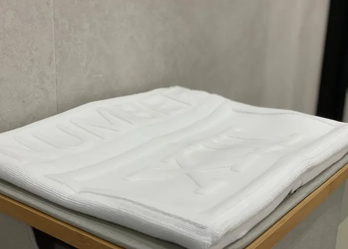 Luxurious High-end 2br Penthouse - Terrace - Great View - Parking - Historical Centre Lägenhet Olbia