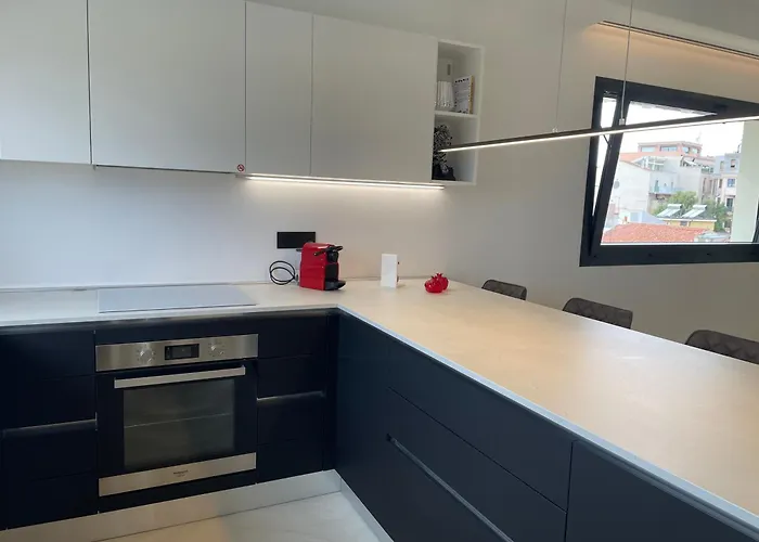 Luxurious High-end 2br Penthouse - Terrace - Great View - Parking - Historical Centre