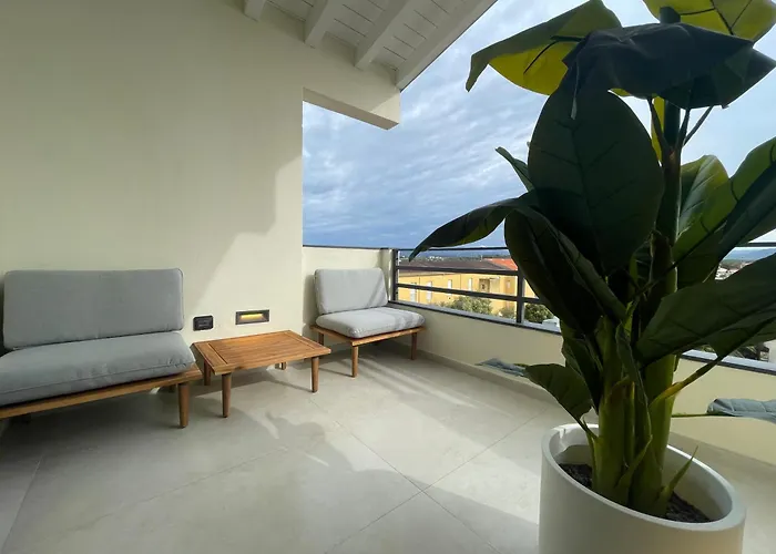 Luxurious High-end 2br Penthouse - Terrace - Great View - Parking - Historical Centre Lägenhet *