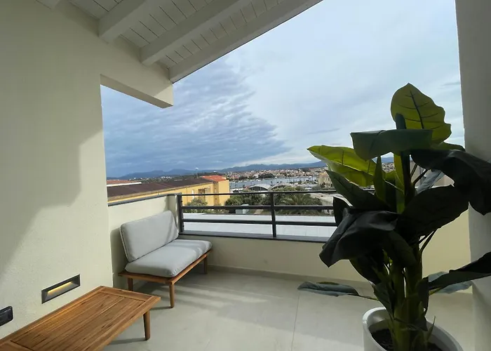 Luxurious High-end 2br Penthouse - Terrace - Great View - Parking - Historical Centre Olbia