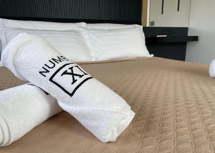 Luxurious High-end 2br Penthouse - Terrace - Great View - Parking - Historical Centre