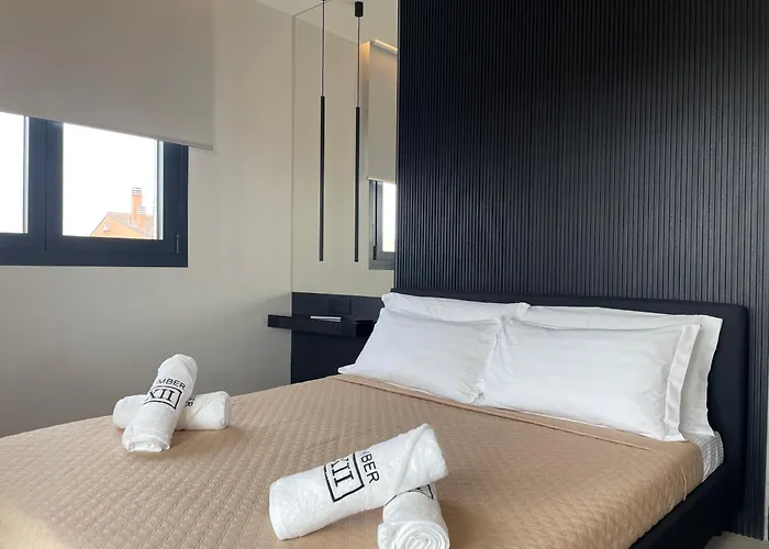 Lägenhet Luxurious High-end 2br Penthouse - Terrace - Great View - Parking - Historical Centre