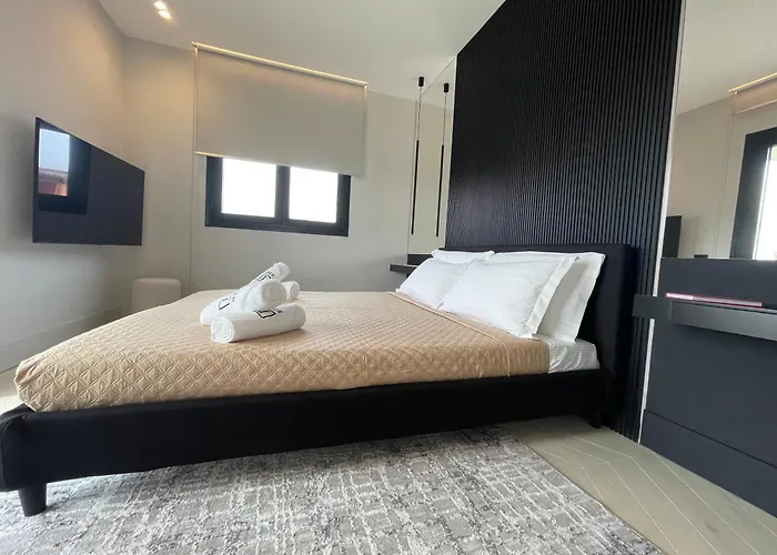 Luxurious High-end 2br Penthouse - Terrace - Great View - Parking - Historical Centre Olbia