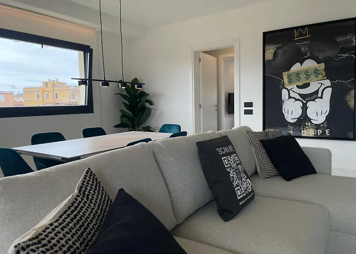 Luxurious High-end 2br Penthouse - Terrace - Great View - Parking - Historical Centre