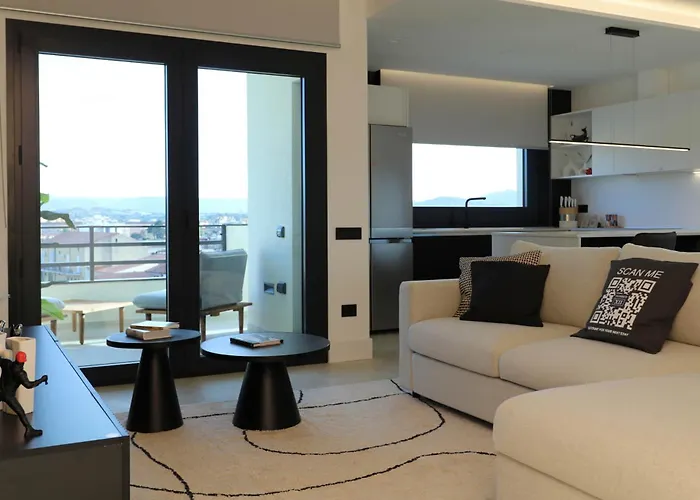 Lägenhet Luxurious High-end 2br Penthouse - Terrace - Great View - Parking - Historical Centre *
