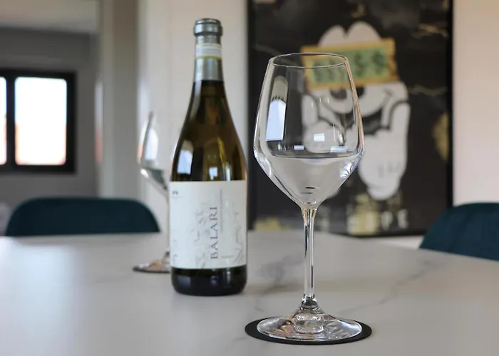 Luxurious High-end 2br Penthouse - Terrace - Great View - Parking - Historical Centre Lägenhet Olbia