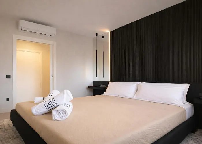 Lägenhet Luxurious High-end 2br Penthouse - Terrace - Great View - Parking - Historical Centre *